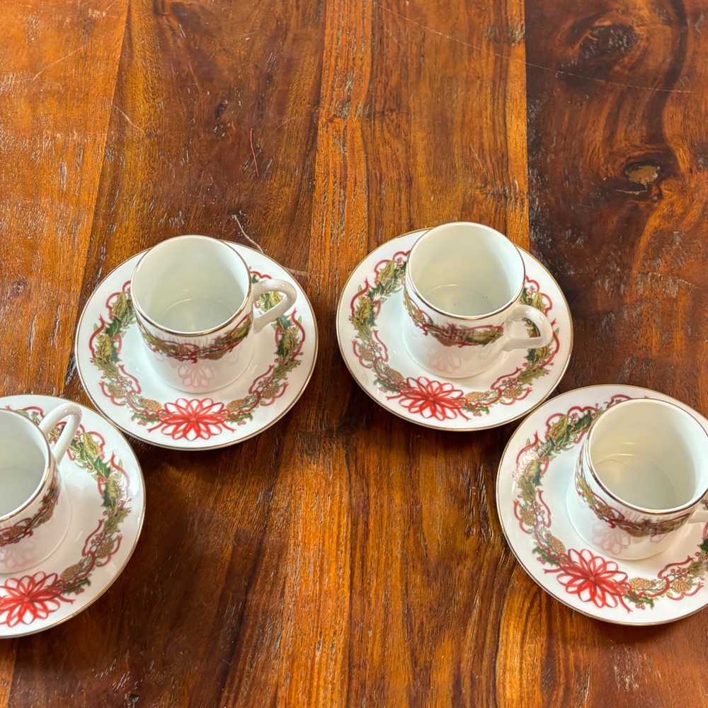 Andrea by Sadek Christmas Garland Espresso Cup Saucer Set 4 Vintage 1994 Japan